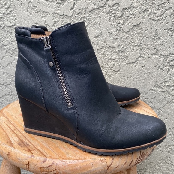 Naturalizer Women Haley Wedge Bootie 9 - Picture 2 of 6